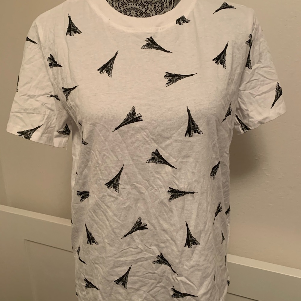 Paris Eiffel Tower tshirt, brand new